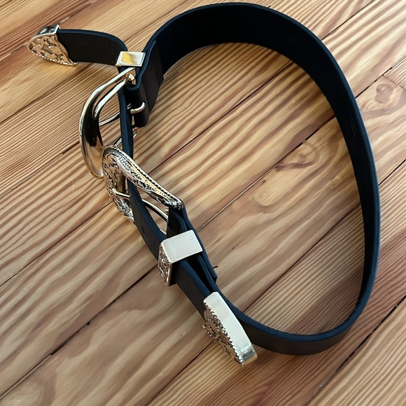 Bri Bri Waist Belt in Black & Gold - Picture 2 of 3